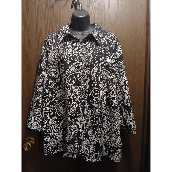 Women's Plus Size Paisley Patchwork Button Down Shirt Black White 3X (JC264) - Picture 5 of 6